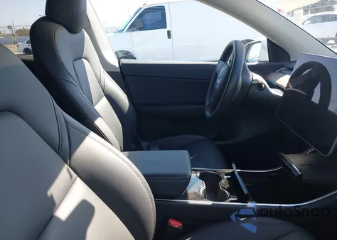 2021 Tesla Model Y Standard Range Rear-Wheel Drive из США, поврежденный, VIN 5YJYGDED4MF110400